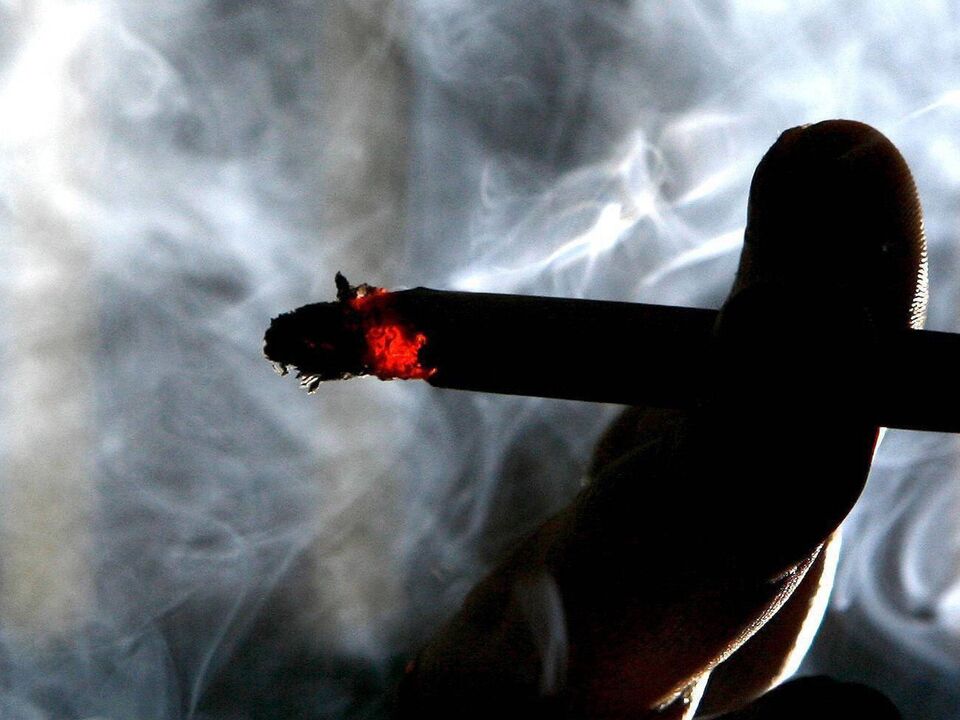 Palenie negatywnie wpływa na męską erekcję